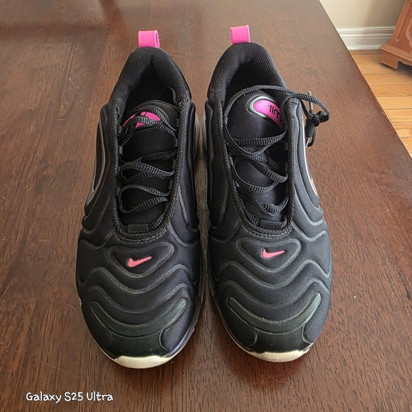 Stylish Black and Pink Women's Sneakers - Picture 3 of 3